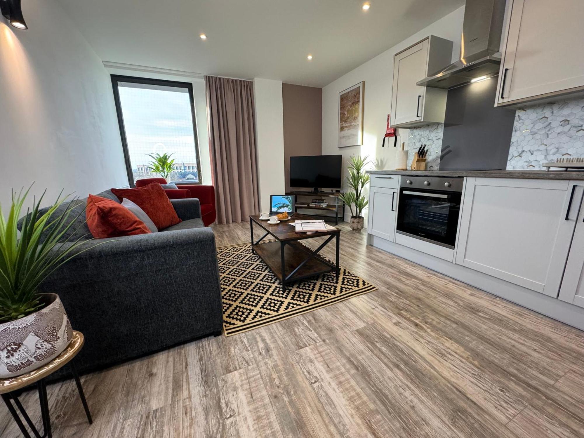 Elegant One Bedroom Apartment Суиндон Экстерьер фото
